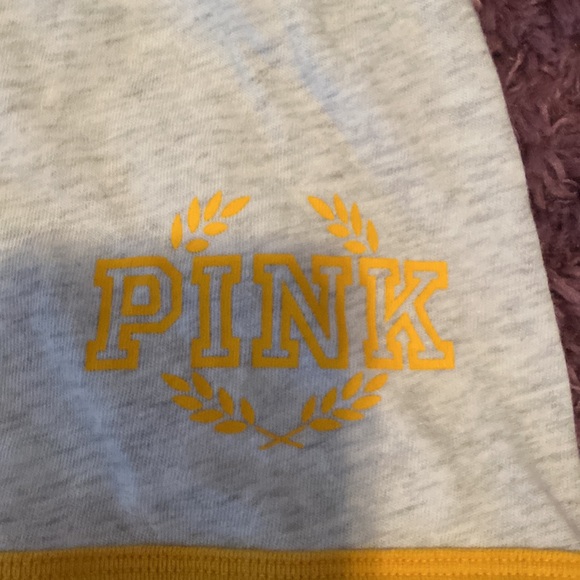 VICTORIAS SECRET - Tee Shirt - Picture 3 of 3